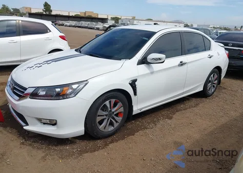 2015 Honda Accord Lx z USA, uszkodzony, nr VIN 1HGCR2F32FA239649